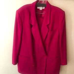 Jones New York two piece Fuchsia Skirt Set.